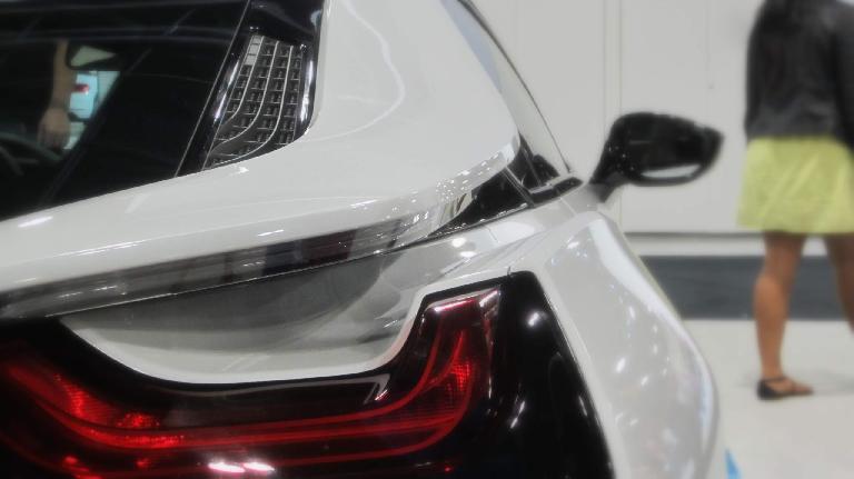 rear wing of white BMW i8