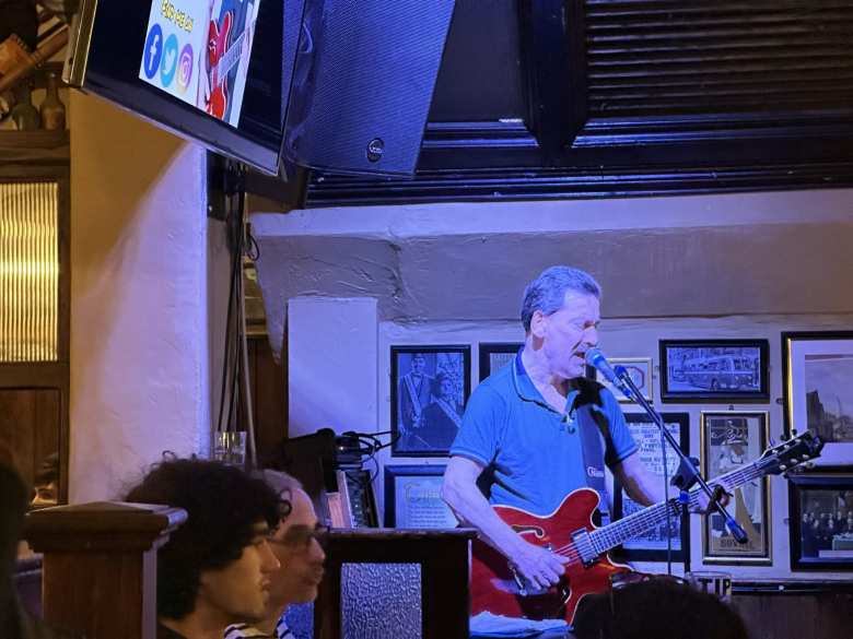 Peter Fahy sung covers of popular hits in a country twang at The Old Storehouse Temple Bar.