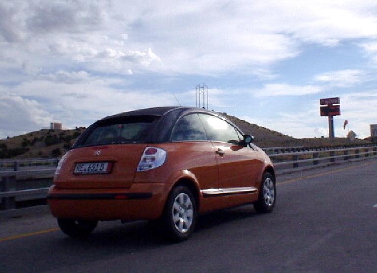 On the way to Flagstaff, I spotted this little French car -- a Citroen C3 Pluriel -- still with European plates.  Isn't it cute?