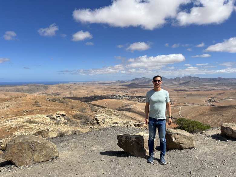Felix at a viewpoint off the main highway north of Betancuria, near the Mirador Corrales de Guize.