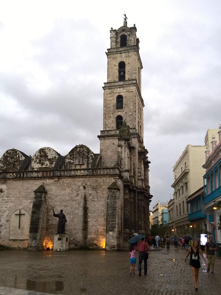La Basilica de San Francisco in Havana Vieja.