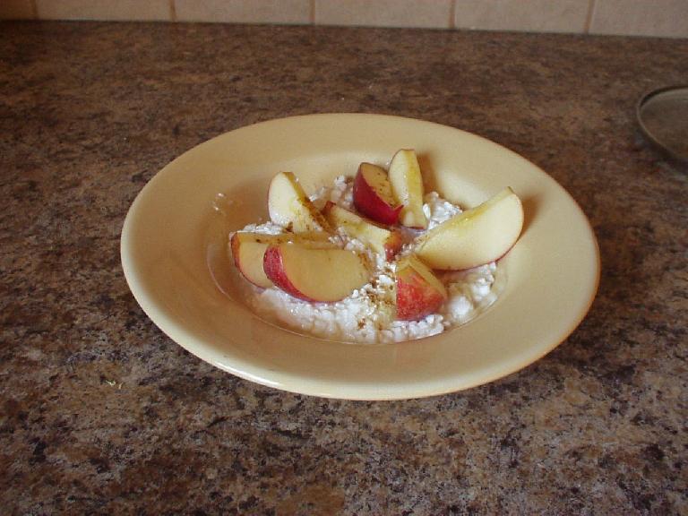 Fuji apples and cottage cheese with cinnamon.