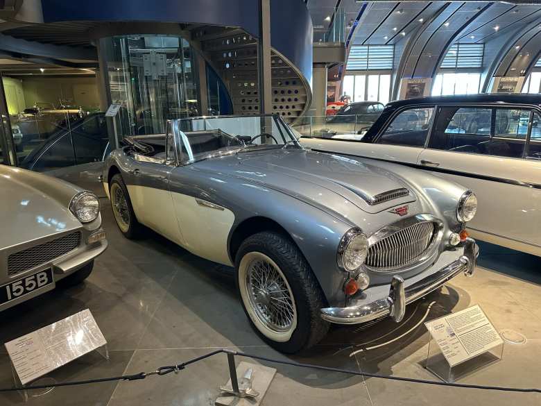 I've always admired the Austin-Healey 3000. This is a blue/cream 1965 model.