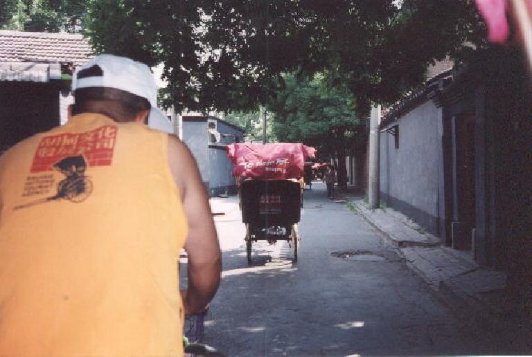 Going through narrow alleys in the rickshaw. We survived! Going through narrow alleys in the rickshaw. We survived!