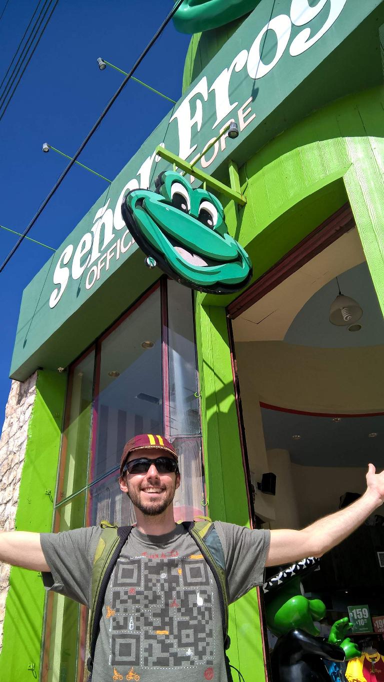 Alberto François, Señor Frogs, Isla Mujeres