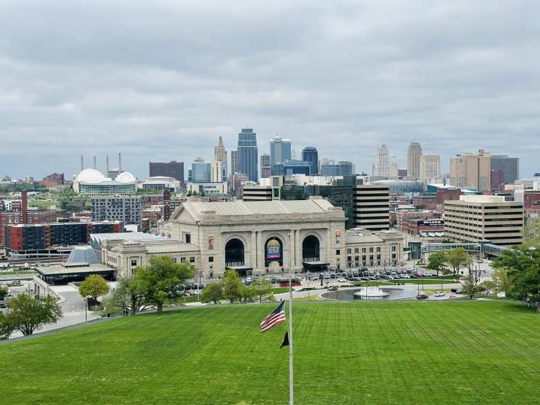 Thumbnail for Post-Marathon Adventures in Kansas City: Barbecue, History, and Scenic Strolls