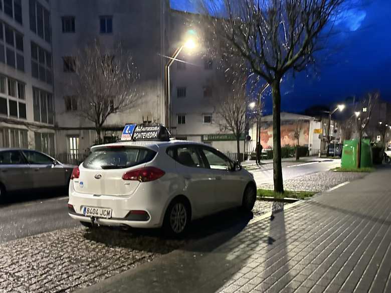 This white second-generation Kia Cee'd was one of a small fleet owned by Autoescuela Pontevedra.