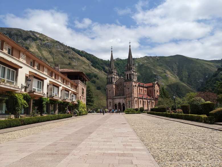 El Sanctuario de Covadonga.