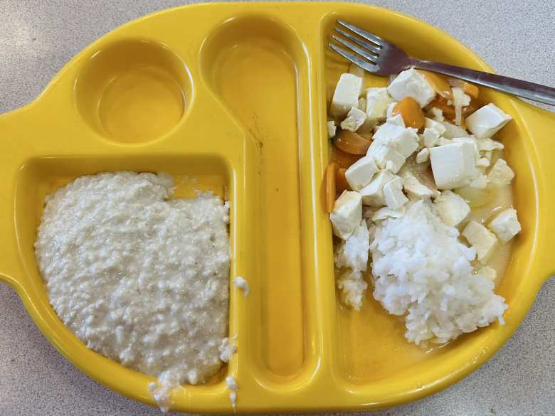 While I waited at the Malton control, I ate some porridge, rice, and tofu. It all tasted much better than it looked. While I waited at the Malton control, I ate some porridge, rice, and tofu. It all tasted much better than it looked.