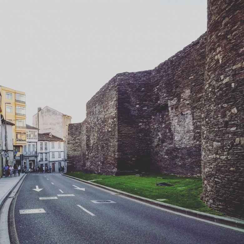 The Roman wall that surrounds the center of Lugo is the only one in the world that is still complete. The Roman wall that surrounds the center of Lugo is the only one in the world that is still complete.