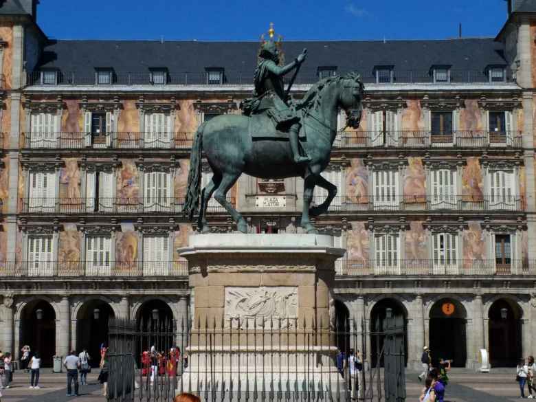 Another view of Horseman statue at Plaza Mayor.