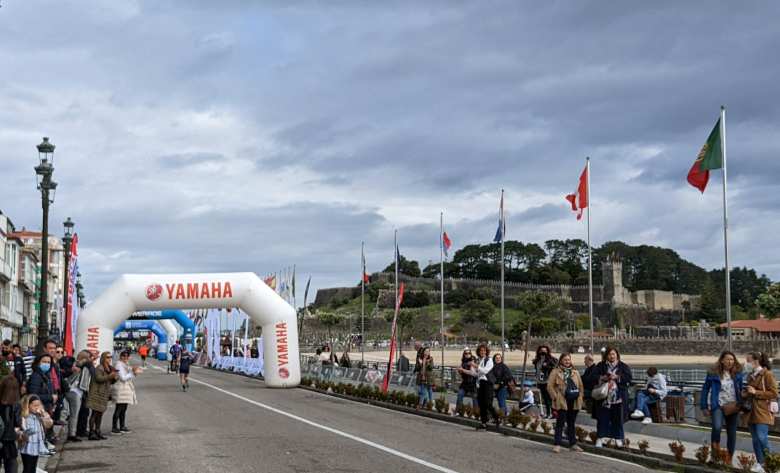 The end of the race was confusing because there were multiple banners and it wasn't clear from far away which one was the finish line.