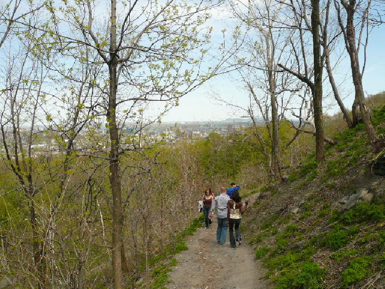Walking down a trail on the east side of Parc Mont-Royal.