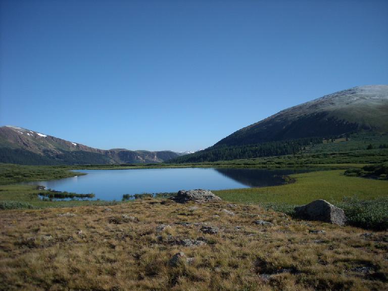 Lake near the trailhead for Mt. Bierstadt.