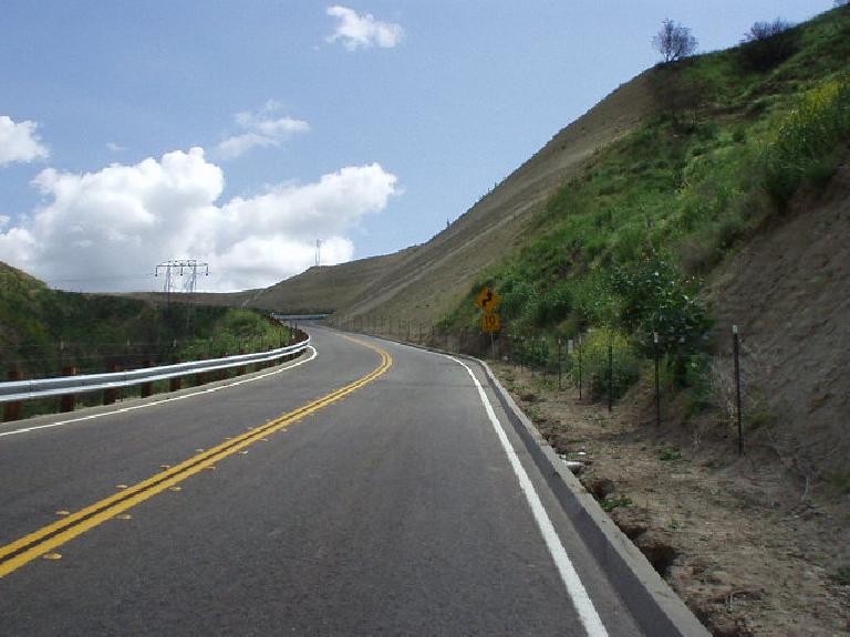 [Mile 121, 2:31 p.m.] Test of the day: the "insane" climb up Balcom Canyon Rd., which was a sustained 22% towards the top!  This section is just .6 miles long, though, and I managed to stay >6 mph under the 10-mph speed-limit by spinning at only ~20 rpm in my 32 X 23T low gear.
