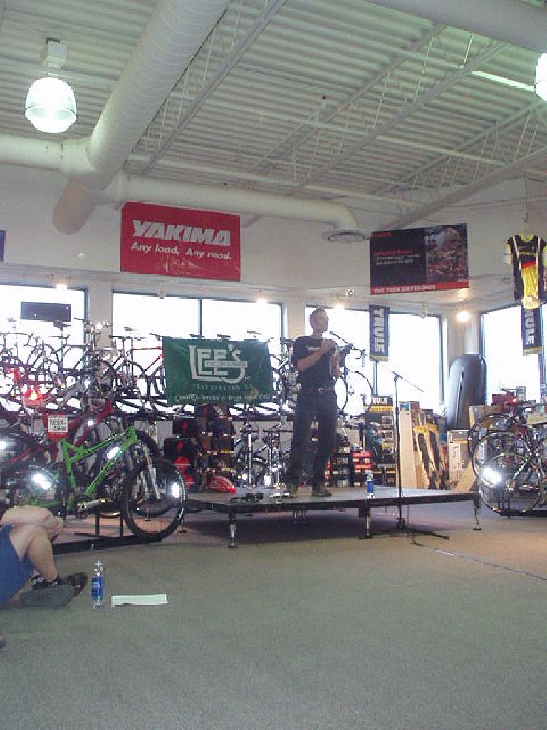 Ned explains the innovations of Specialized's Body Geometry cycling shoes. Ned explains the innovations of Specialized's Body Geometry cycling shoes.