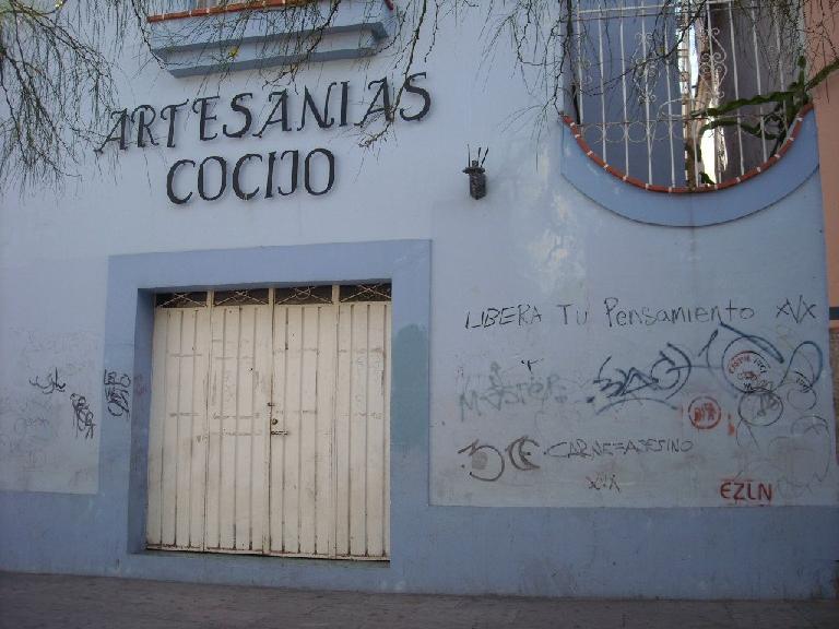 Unfortunately Oaxaca has its share of graffiti.  At least this is decipherable: "Libera tu pensamiento" (free your thinking).