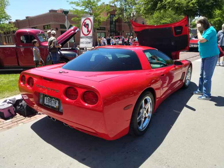 A red fifth-generation Corvette coupe.