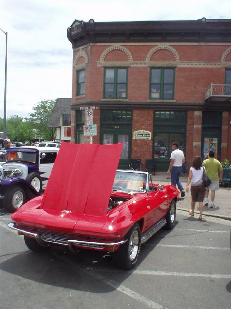 Another Sting Ray Corvette made it out to the show!