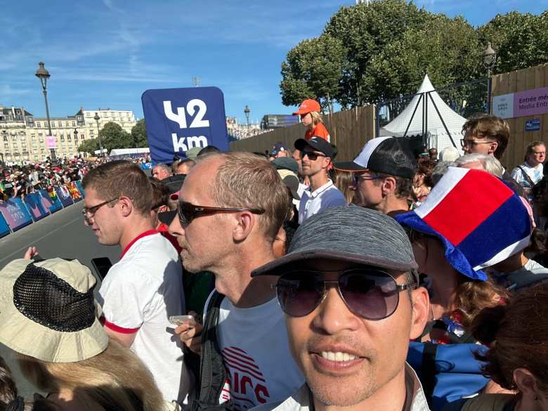 I cheered near the 42km sign, 200m from the finish, at the Paris Olympics men's marathon.