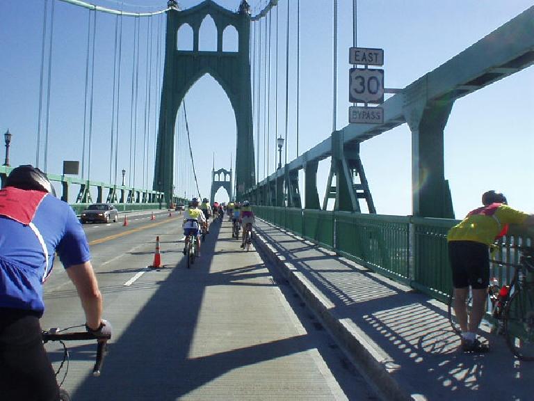 I heard that the designer of this bridge also designed the Golden Gate Bridge. I heard that the designer of this bridge also designed the Golden Gate Bridge.