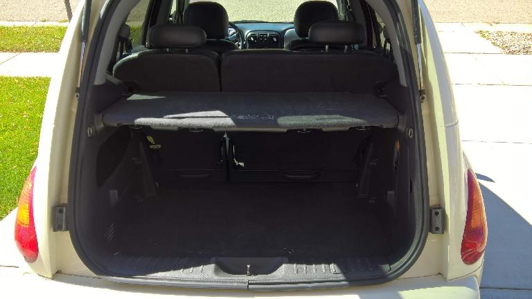 The PT Cruiser's parcel shelf in its standard, highest position.