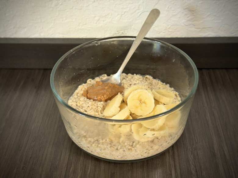 My pre-race meal of oatmeal and chia seeds, banana, and peanut butter.