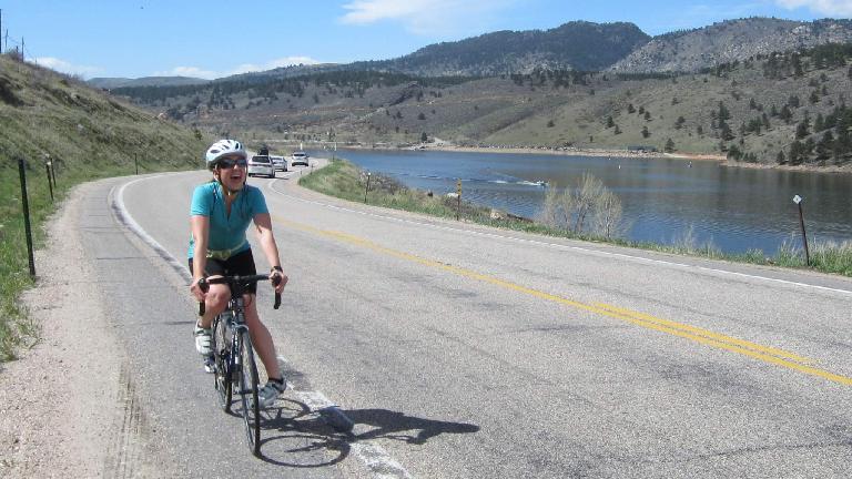 [Mile 38] While riding by the Horsetooth Reservoir, I encountered Erika!