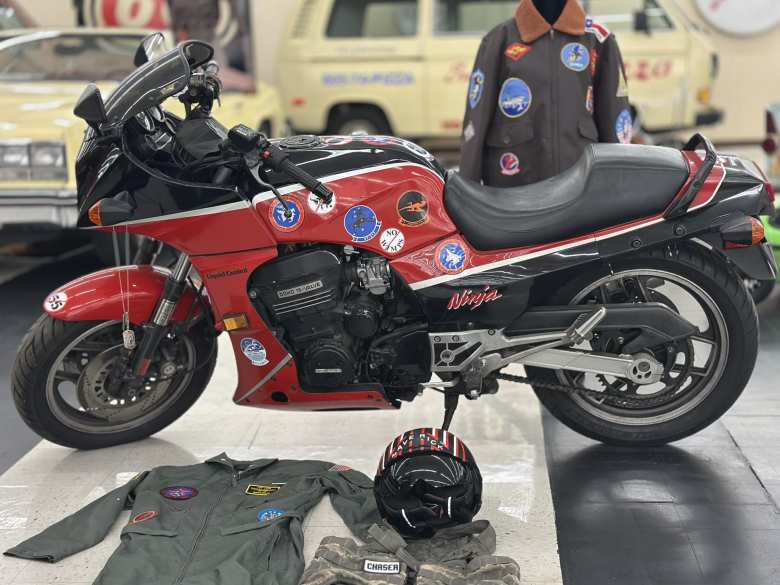 The 1985 Kawasaki GPZ900R that Tom Cruise rode in Top Gun. It was the first Kawasaki with the Ninja name and had a top speed of over 150 MPH, making it the fastest production bike in the world at the time. The 1985 Kawasaki GPZ900R that Tom Cruise rode in Top Gun. It was the first Kawasaki with the Ninja name and had a top speed of over 150 MPH, making it the fastest production bike in the world at the time.