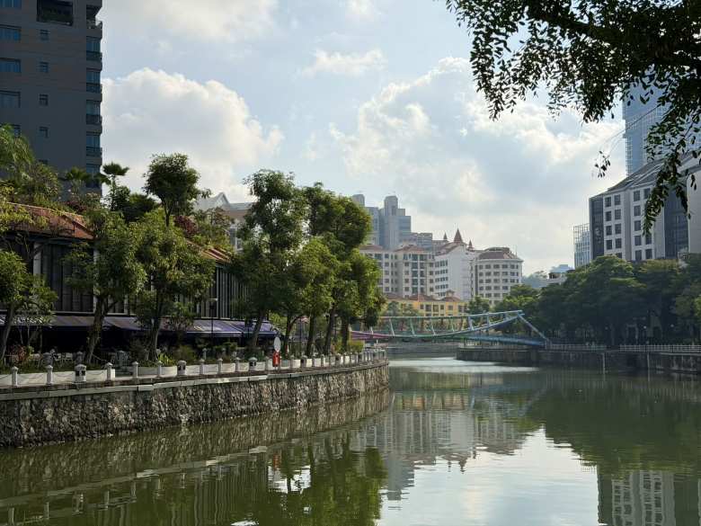 An Asian bridge 200m from the Robertson Quay Hotel, as seen when returning from a Sunday morning run.