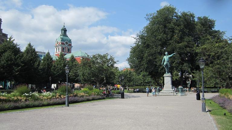 Statue at Kungstr