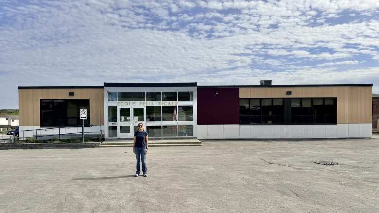 Mel at her elementary school, École Félix Ricard.