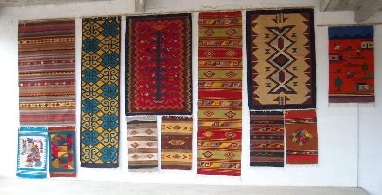 Teotitlan is famous for tapetes (rugs) that are woven on hand-operated looms from locally-produced wool and dyes.