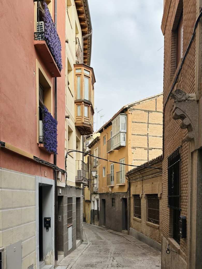 A typical cobblestone street in Toledo.