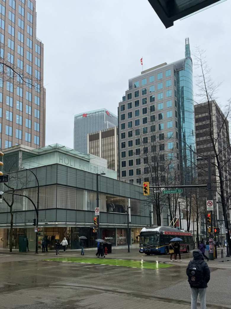 It was quite rainy for the whole day when I landed in Vancouver.