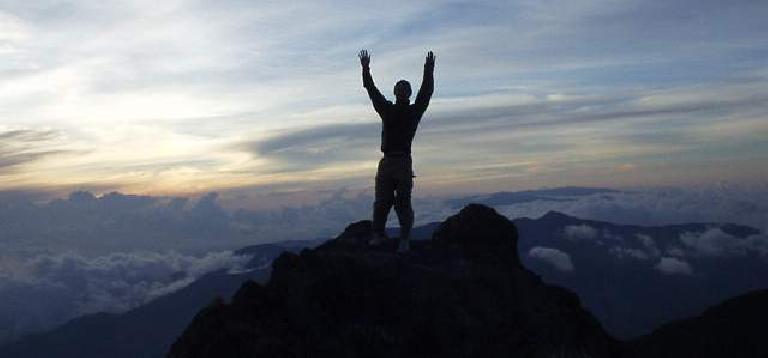 Felix Wong at la encima (11,400 feet). Felix Wong at la encima (11,400 feet).