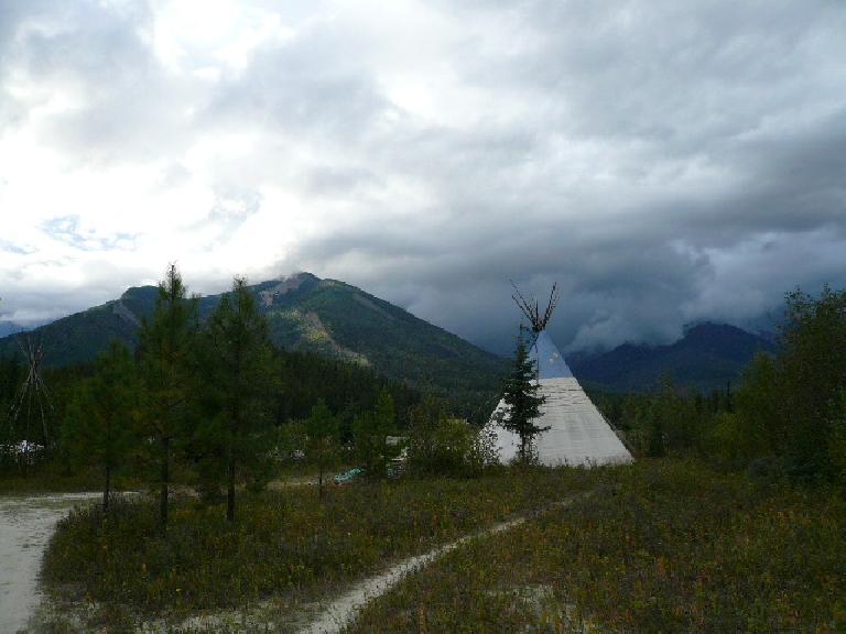 Near Golden, British Columbia (about 1.3 hours from Yoho), we stayed in a teepee for the night!