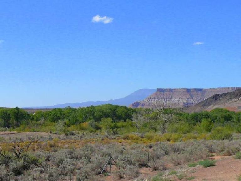 The view while driving through Hurricane Valley to Zion.